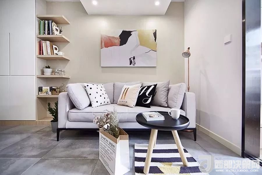 沙發(fā)背景墻選對(duì)裝飾畫，才能美了整個(gè)客廳空間！
