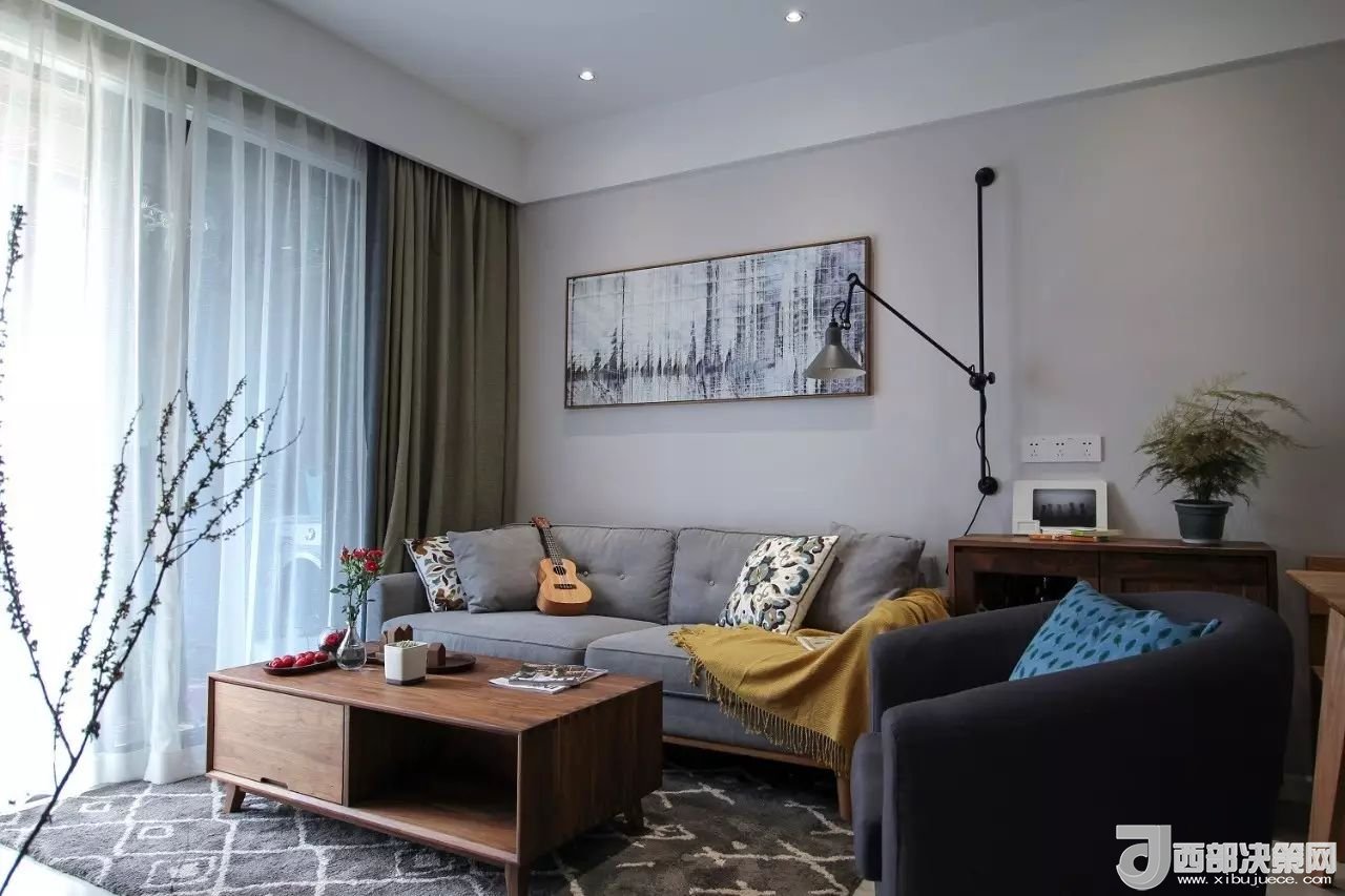 沙發(fā)背景墻選對(duì)裝飾畫，才能美了整個(gè)客廳空間！