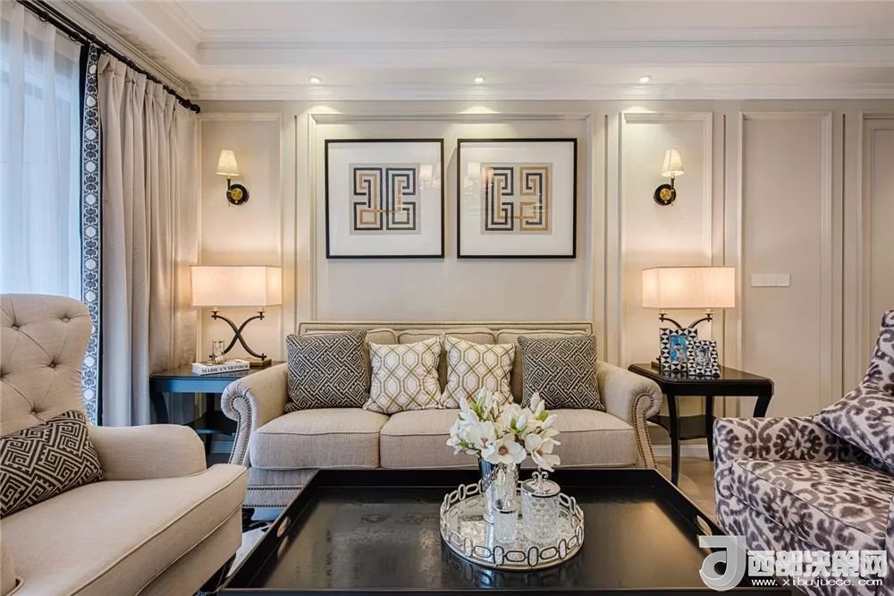 沙發(fā)背景墻選對(duì)裝飾畫，才能美了整個(gè)客廳空間！