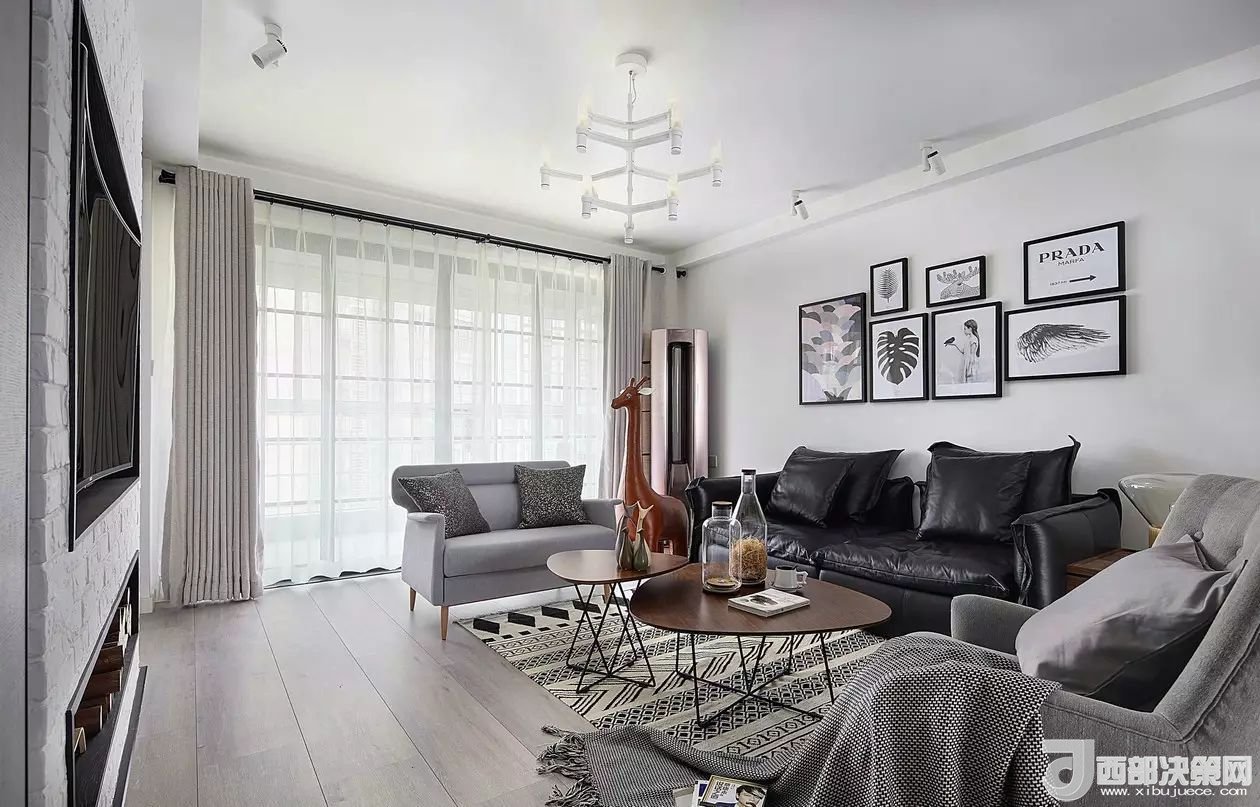 沙發(fā)背景墻選對(duì)裝飾畫，才能美了整個(gè)客廳空間！