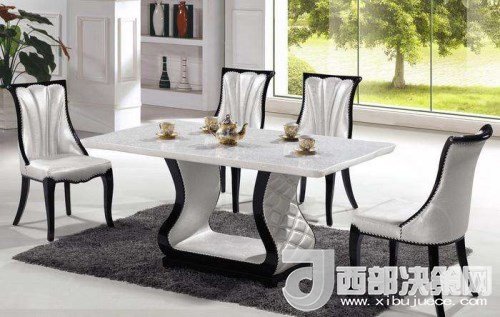 喜歡白色餐桌 但椅子該如何搭配？