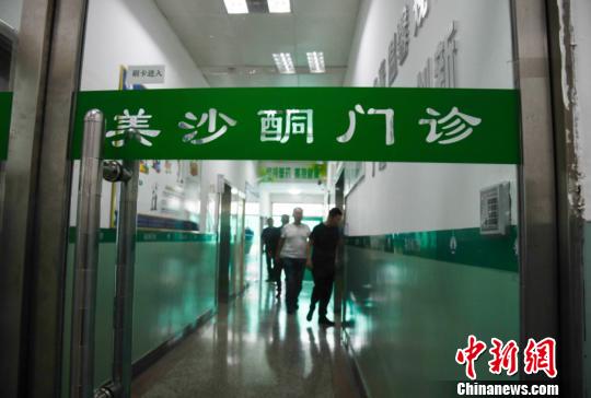 有數(shù)據(jù)顯示，十年來，山西省司法行政戒毒系統(tǒng)累計(jì)收治戒毒人員總數(shù)6萬余人。截至目前，在冊強(qiáng)制隔離戒毒人員、自愿戒毒人員、戒毒康復(fù)人員、美沙酮維持治療人員共1.2萬余人。　王建軍 攝