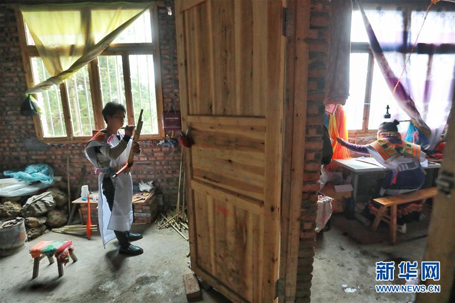 (壯麗70年·奮斗新時(shí)代——共和國發(fā)展成就巡禮·圖文互動)(2)多彩貴州闖新路