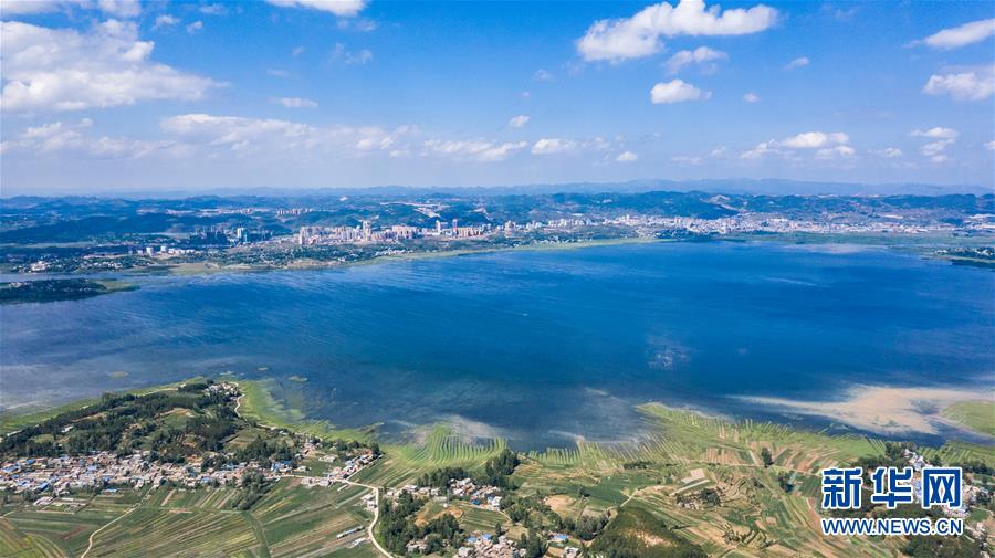 (壯麗70年·奮斗新時(shí)代——共和國發(fā)展成就巡禮·圖文互動)(7)多彩貴州闖新路