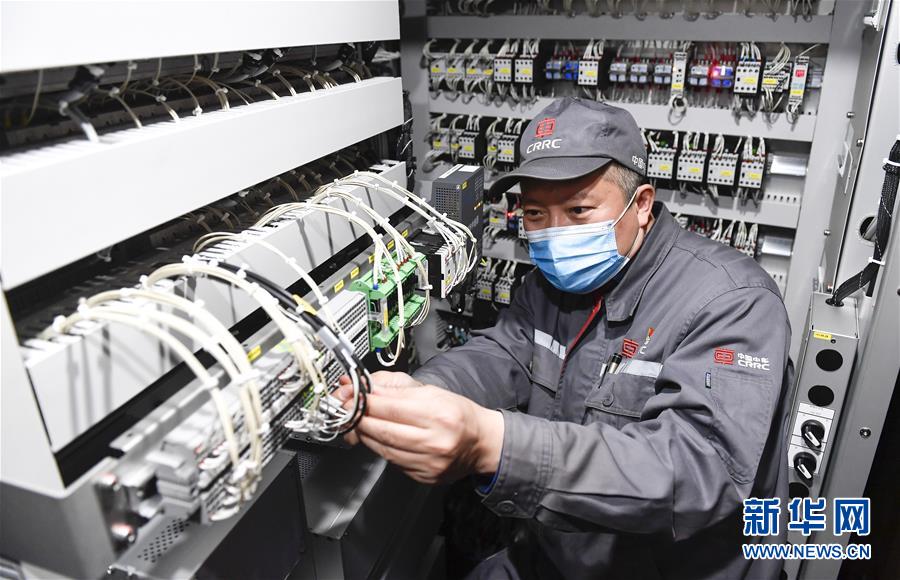 （在習近平新時代中國特色社會主義思想指引下——新時代新作為新篇章·習近平總書記關切事·圖文互動）（9）汗水的味道——記錄奮戰(zhàn)在復工復產(chǎn)一線的勞動者