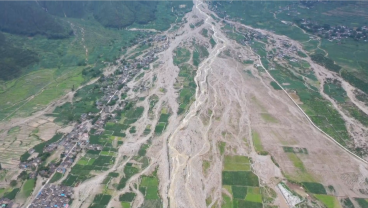 ▲圖為涼山冕寧山洪現(xiàn)場，來源：四川消防。