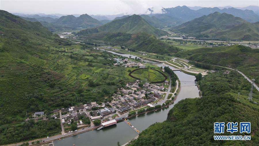 （新華全媒頭條·走向我們的小康生活·圖文互動(dòng)）（5）長(zhǎng)城腳下，小康村串成“珍珠鏈”