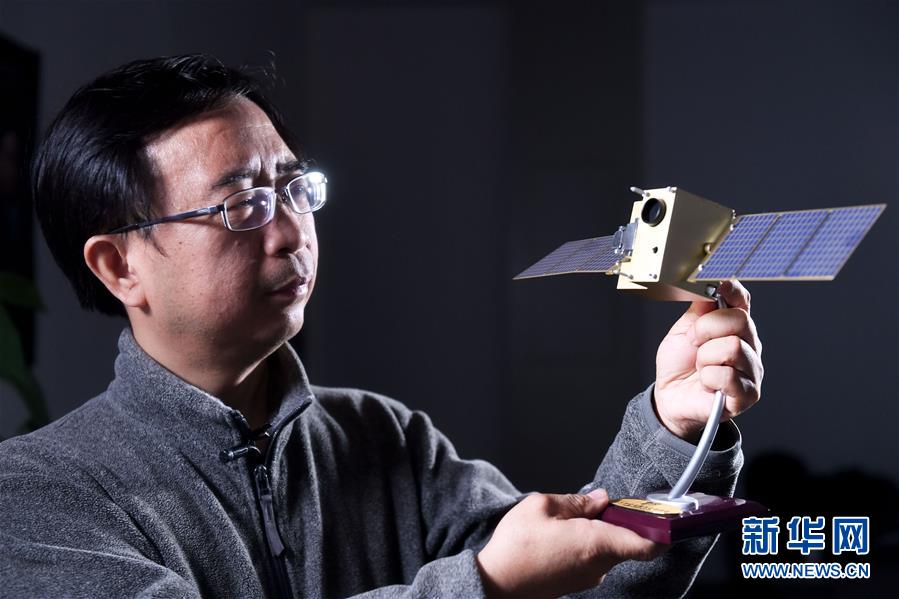(在習(xí)近平新時代中國特色社會主義思想指引下——新時代新作為新篇章·習(xí)近平總書記關(guān)切事·圖文互動)(1)探“微觀世界” 抓“關(guān)鍵變量”——我國科學(xué)家與量子“糾纏”的故事